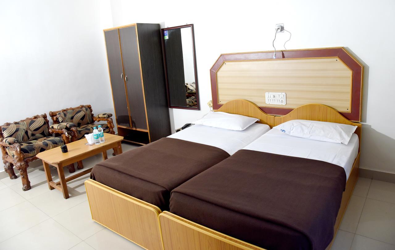 Hotel Sharada International Udupi Exterior foto