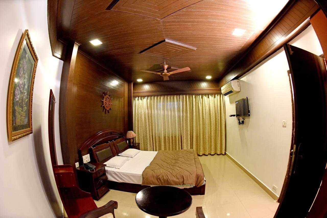 Hotel Sharada International Udupi Exterior foto