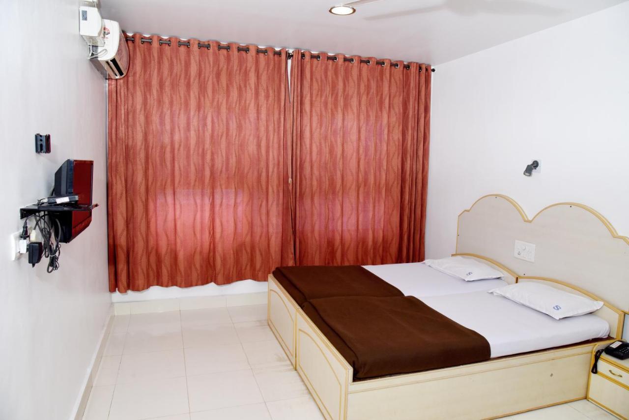Hotel Sharada International Udupi Exterior foto